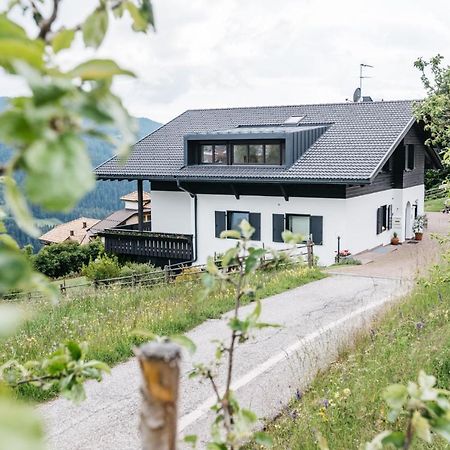 Lisis Loggia Lägenhet Nova Ponente Exteriör bild